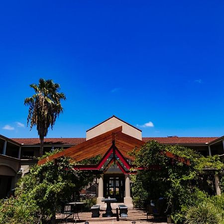 Vineyard Court Designer Suites Hotel College Station Zewnętrze zdjęcie