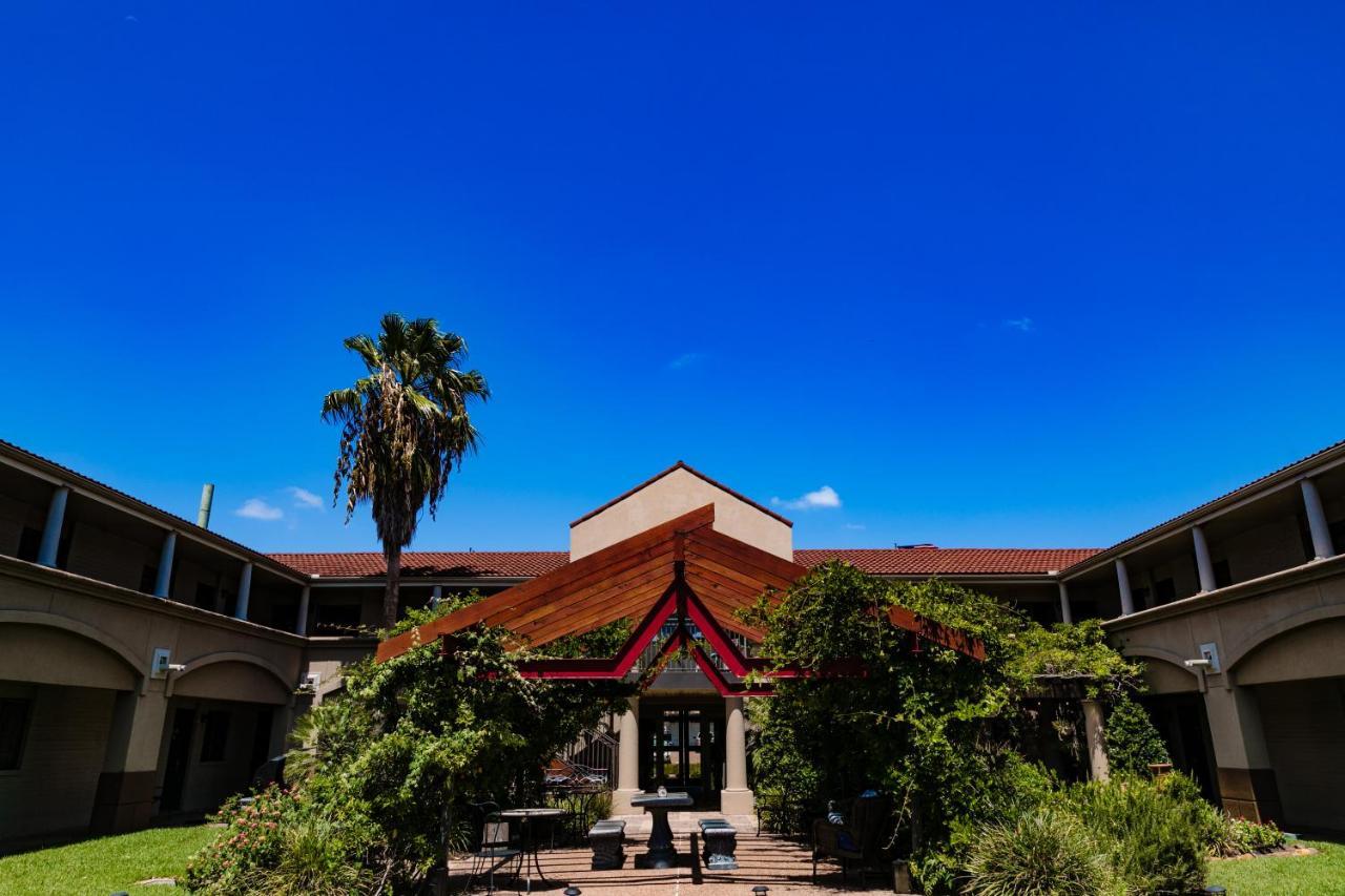 Vineyard Court Designer Suites Hotel College Station Zewnętrze zdjęcie